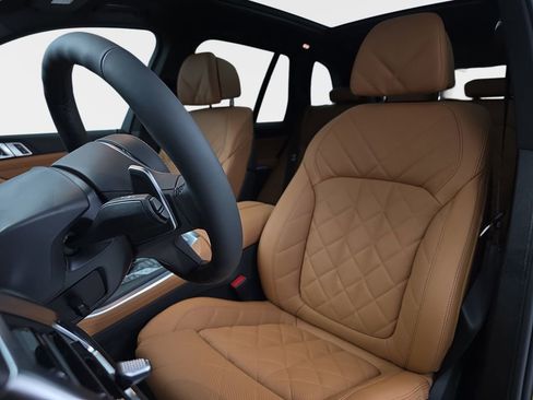 New 2026 BMW X5 xDrive50e w/ M Sport Package AWD/4WD image 15