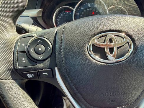 Used 2016 Toyota Corolla LE FWD image 32