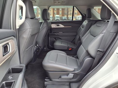 New 2025 Ford Explorer Active w/ Active Comfort Package image 19