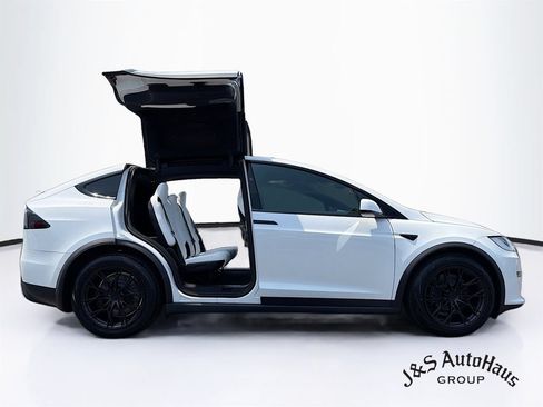 Used 2022 Tesla Model X AWD/4WD image 8