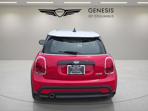 Used 2024 MINI Cooper 2-Door Hardtop FWD image 4