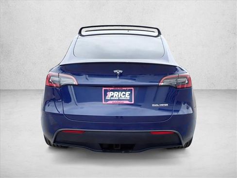 Used 2022 Tesla Model Y Performance AWD/4WD image 3
