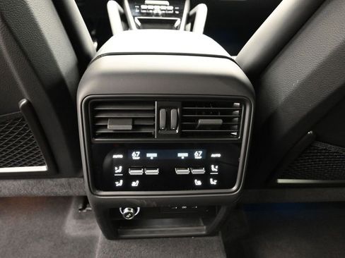 Certified 2025 Porsche Cayenne GTS AWD/4WD image 18