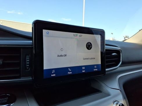 Used 2023 Ford Explorer XLT w/ Equipment Group 202A image 19