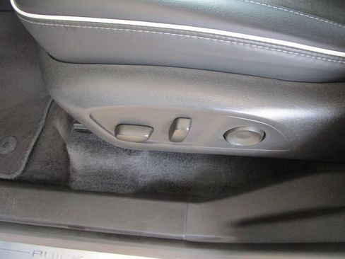 Used 2025 Buick Enclave Preferred FWD image 26
