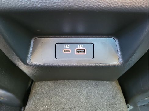Used 2025 Nissan Altima 2.5 SV FWD image 12