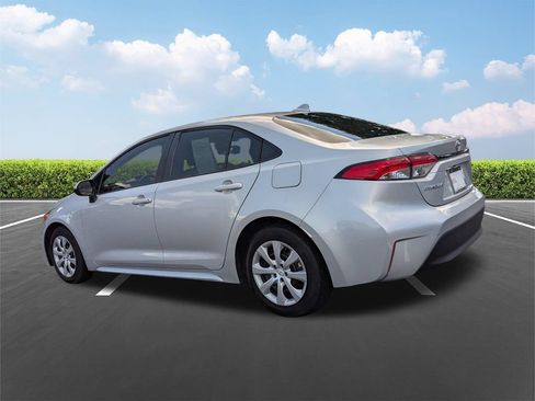 Used 2024 Toyota Corolla LE FWD image 7