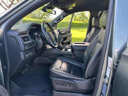 Used 2023 Chevrolet Suburban Premier RWD image 12