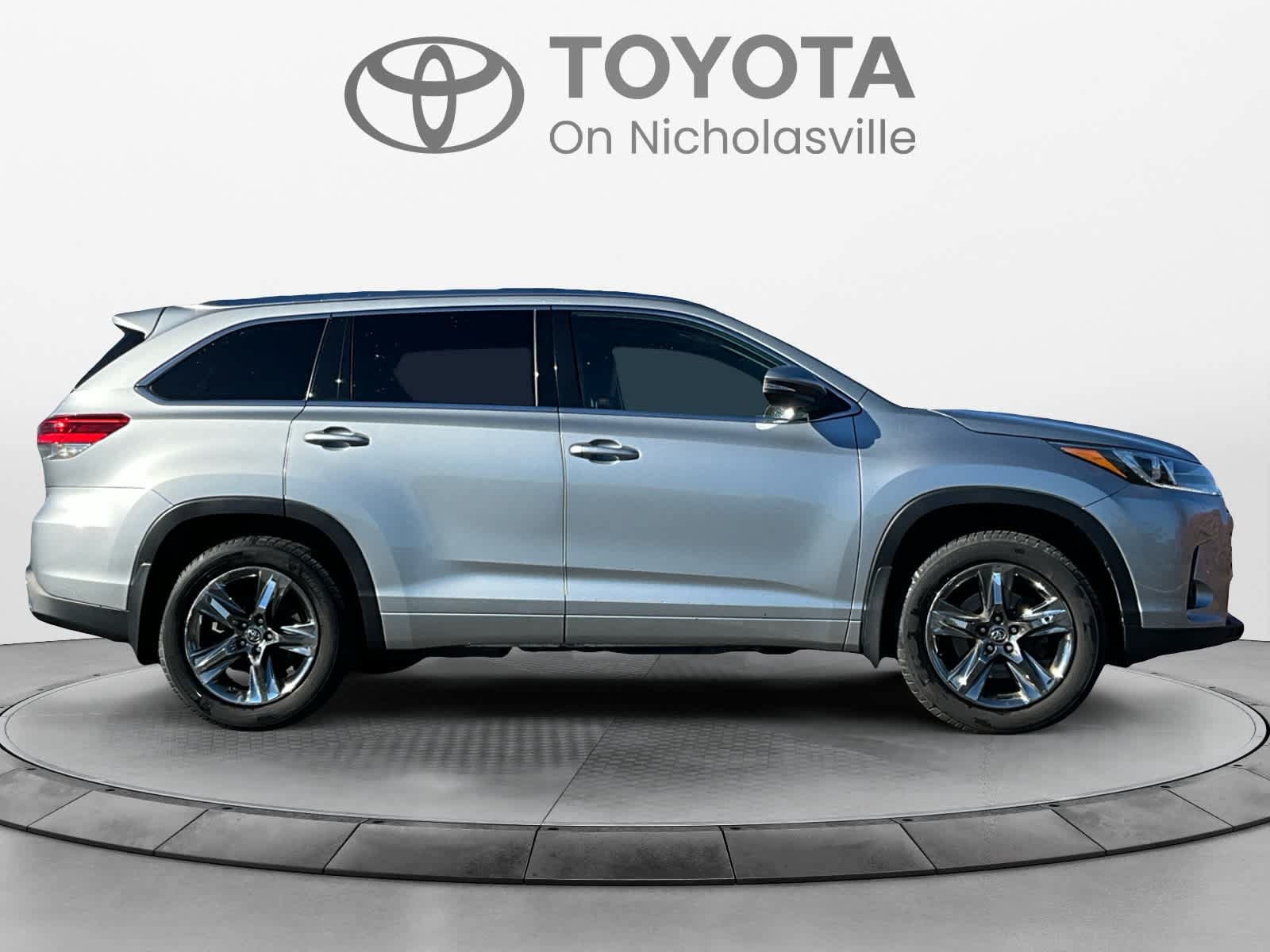 Used 2018 Toyota Highlander Limited Platinum AWD/4WD image 6