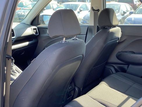 Used 2024 Hyundai Venue SEL image 26