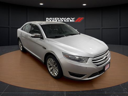 Used 2016 Ford Taurus Limited FWD image 2