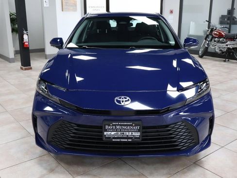 Used 2025 Toyota Camry LE image 8