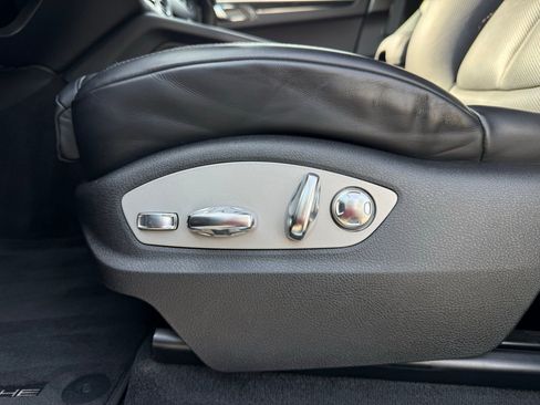 Certified 2023 Porsche Macan S image 27