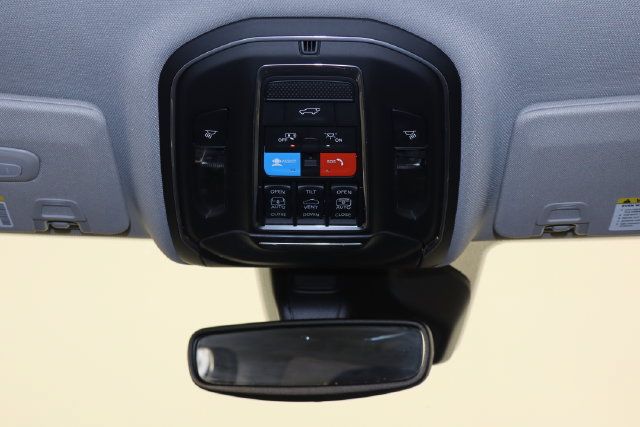Used 2022 Jeep Grand Cherokee Limited AWD/4WD image 27