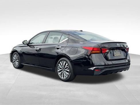 Used 2024 Nissan Altima 2.5 SV FWD image 7