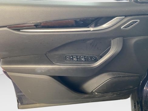 Used 2020 Maserati Levante AWD/4WD image 19