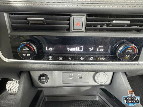 Used 2025 Nissan Rogue SV AWD/4WD image 23