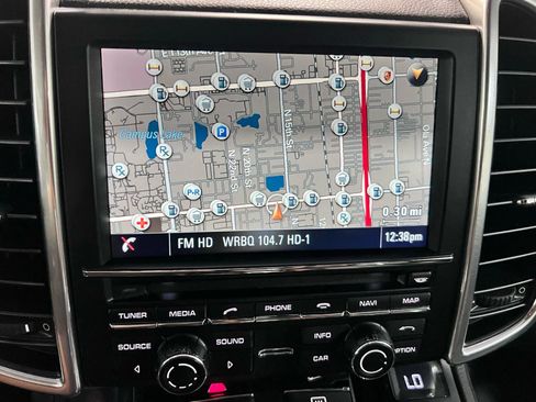 Used 2016 Porsche Cayenne image 20