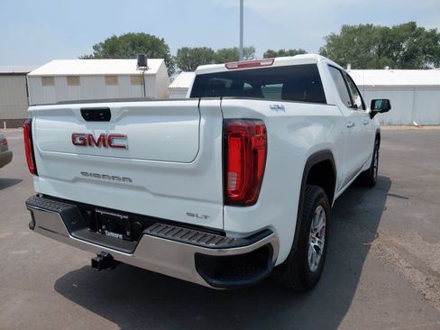 Used 2025 GMC Sierra 1500 SLT AWD/4WD image 4