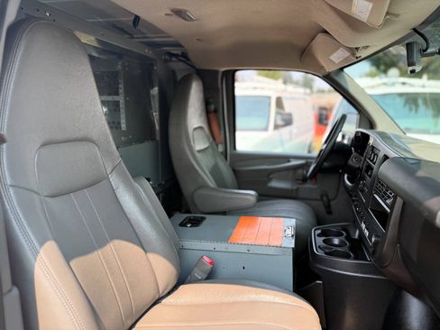 Used 2013 Chevrolet Express 2500 RWD image 22