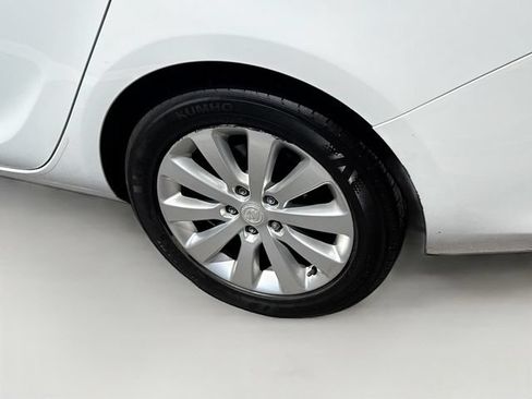 Used 2015 Buick Verano FWD image 29