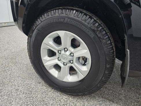 Used 2015 Toyota 4Runner SR5 RWD image 29