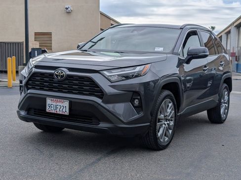 Used 2023 Toyota RAV4 XLE Premium image 11