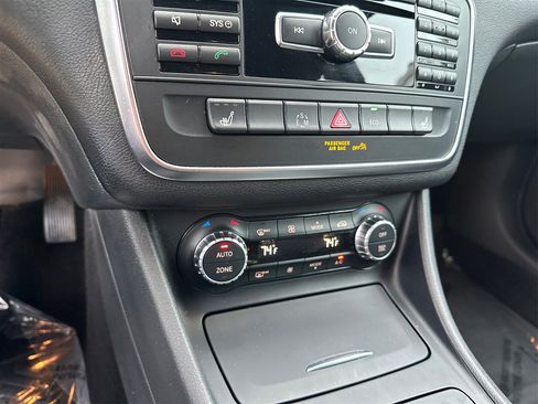 Used 2014 Mercedes-Benz CLA 250 image 25