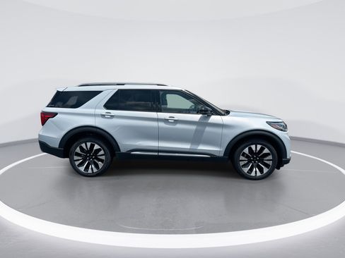 Used 2025 Ford Explorer Platinum w/ LUX Leather Package AWD/4WD image 10