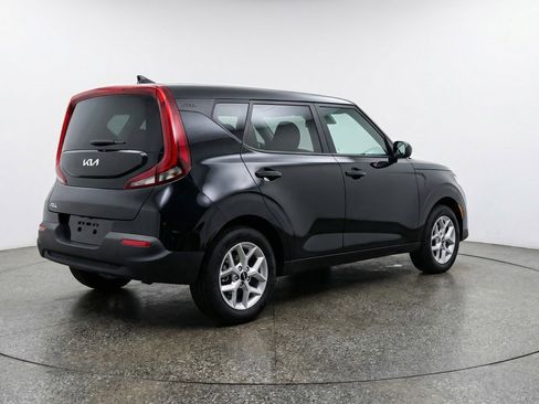 Used 2025 Kia Soul LX w/ LX Technology Package image 9