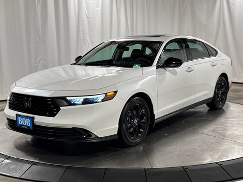 Certified 2025 Honda Accord SE image 1