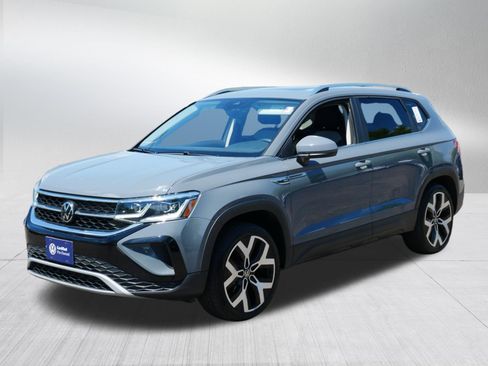 Certified 2023 Volkswagen Taos SEL AWD/4WD image 3