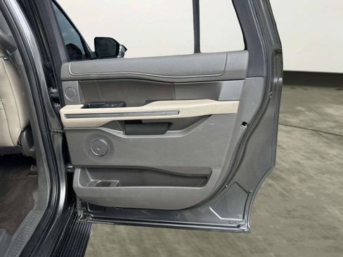 Used 2019 Ford Expedition Max XLT w/ Equipment Group 202A AWD/4WD image 17