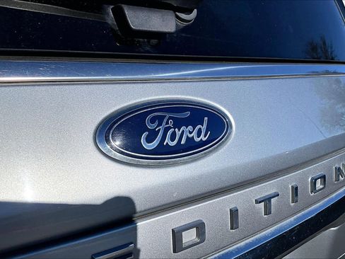 Used 2023 Ford Expedition Limited image 31
