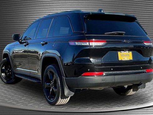 Used 2023 Jeep Grand Cherokee Altitude image 4