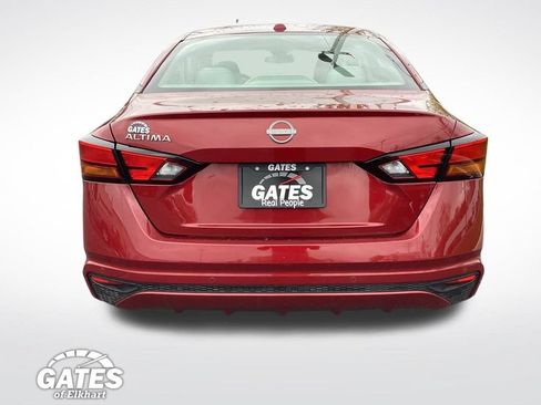 Used 2025 Nissan Altima 2.5 SV FWD image 8