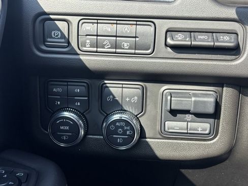 Used 2024 GMC Yukon XL AT4 w/ AT4 Premium Plus Package image 24