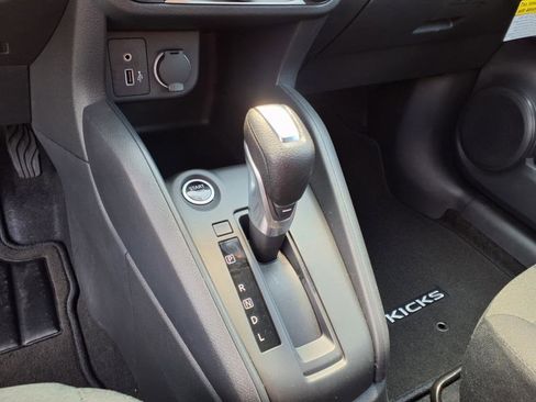 New 2025 Nissan Kicks Play S image 11