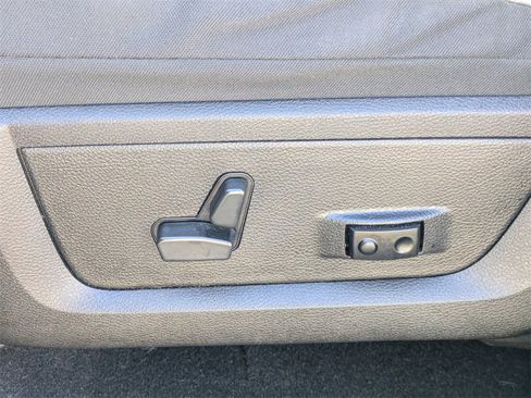 Used 2023 RAM 1500 Classic SLT w/ Trailer & Traction Group image 20