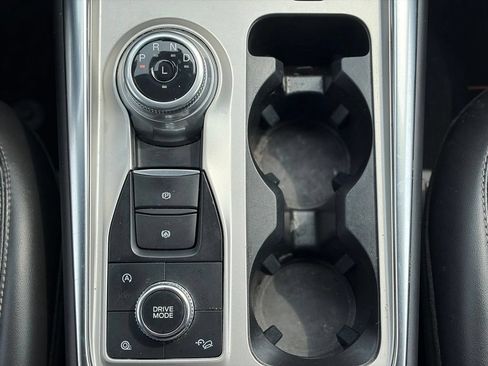 Used 2023 Ford Explorer XLT w/ Equipment Group 202A AWD/4WD image 28