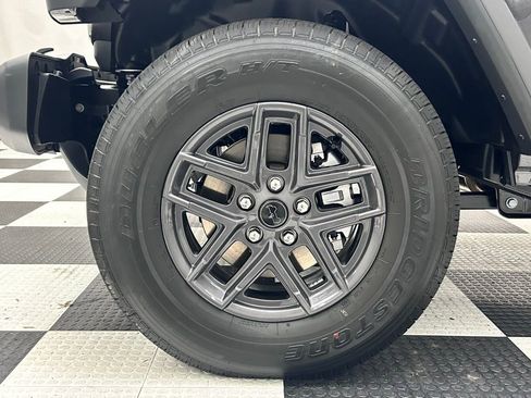 New 2025 Jeep Gladiator Sport image 8