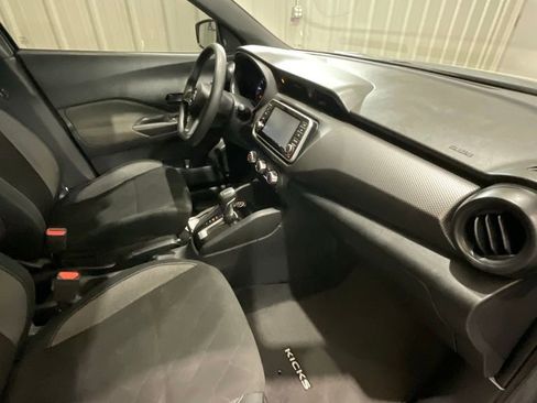 Used 2020 Nissan Kicks S image 14