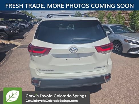 Used 2018 Toyota Highlander Limited Platinum AWD/4WD image 5