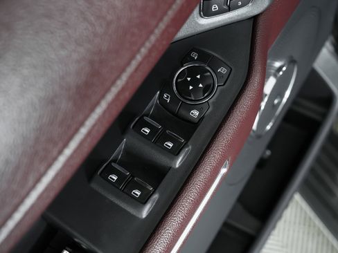 Used 2024 Ford Expedition Limited image 39