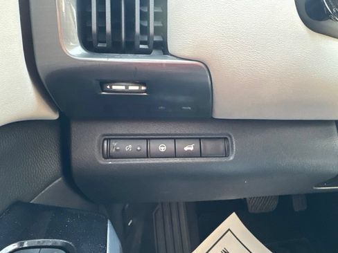 Used 2022 Nissan Pathfinder SL AWD/4WD image 24
