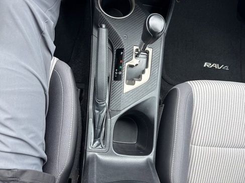 Used 2014 Toyota RAV4 XLE image 19