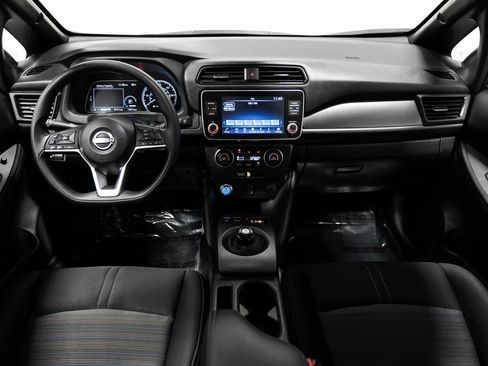 Used 2023 Nissan Leaf S image 16