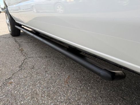 Used 2010 Ford E-350 and Econoline 350 Super Duty Wagon image 41