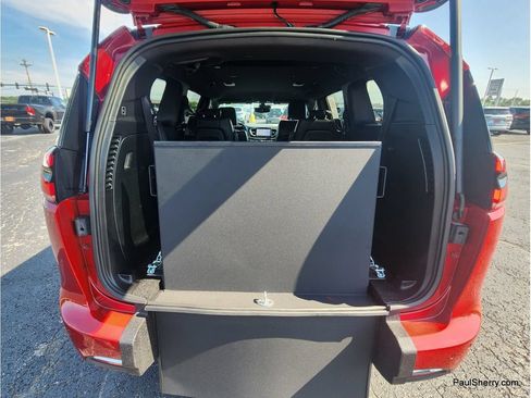 Used 2025 Chrysler Pacifica Select FWD image 21