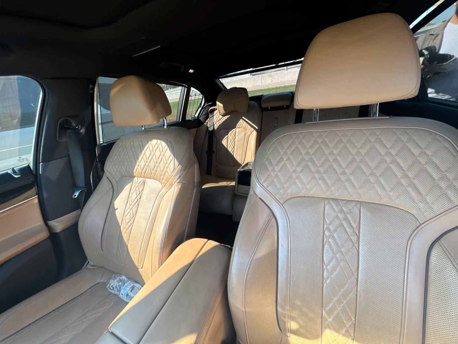 Used 2017 BMW 750i RWD image 9